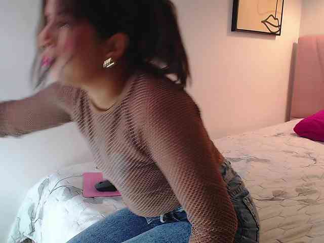 Sharlotte-Milk webcam