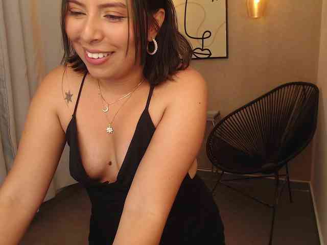 Sharlotte-Milk webcam