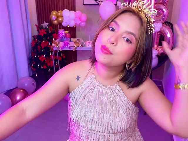 Sharlotte-Milk webcam