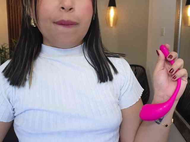 Sharlotte-Milk webcam