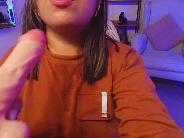Sharlotte-Milk webcam