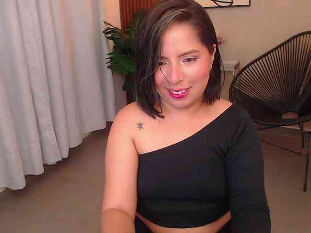 Sharlotte-Milk webcam