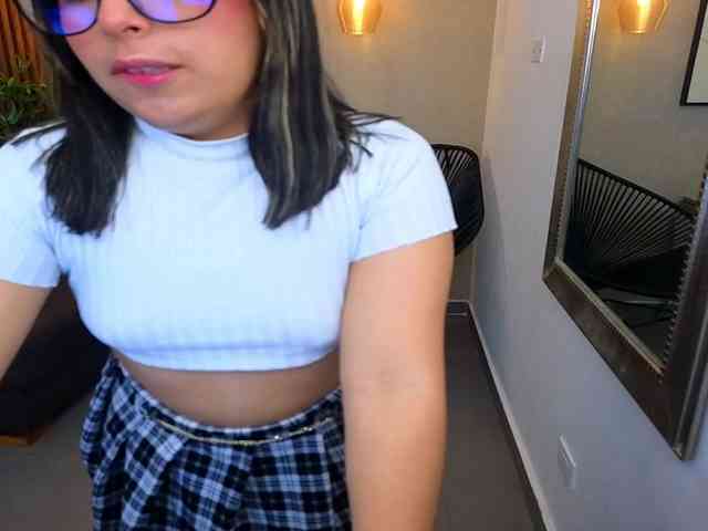 Sharlotte-Milk webcam