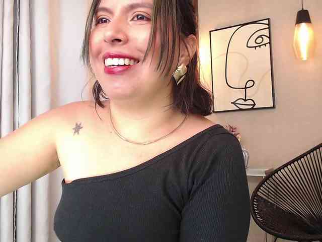 Sharlotte-Milk webcam