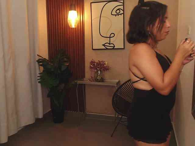 Sharlotte-Milk webcam