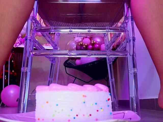 Sharlotte-Milk webcam