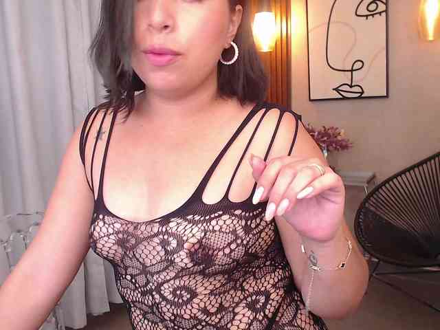 Sharlotte-Milk webcam