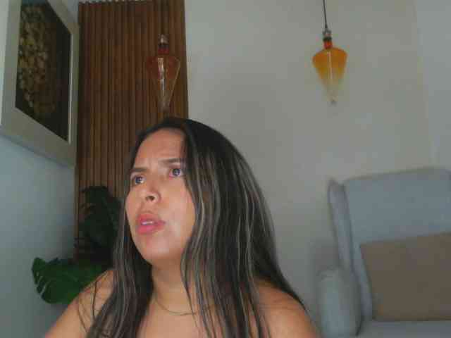 Sharlotte-Milk webcam