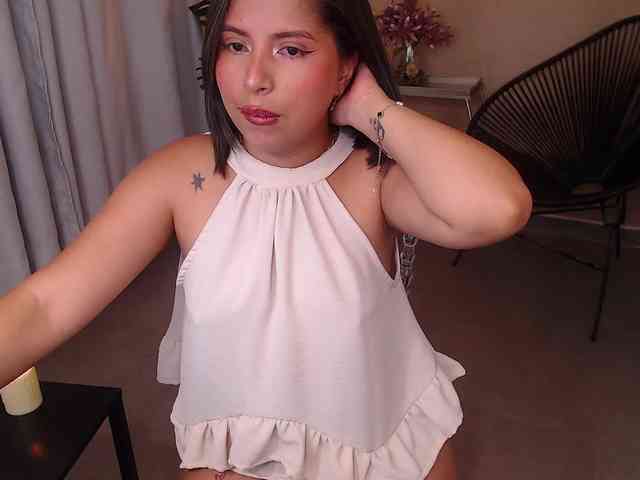 Sharlotte-Milk webcam