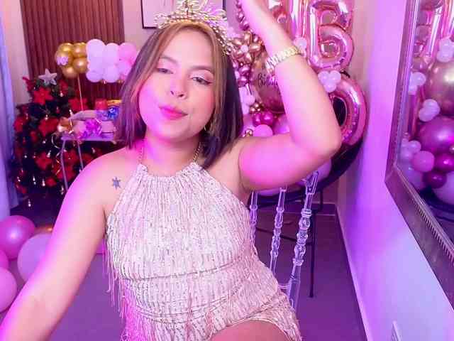 Sharlotte-Milk webcam