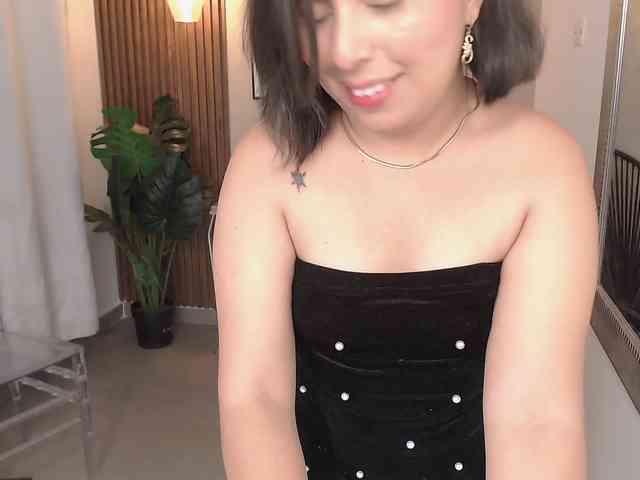 Sharlotte-Milk webcam