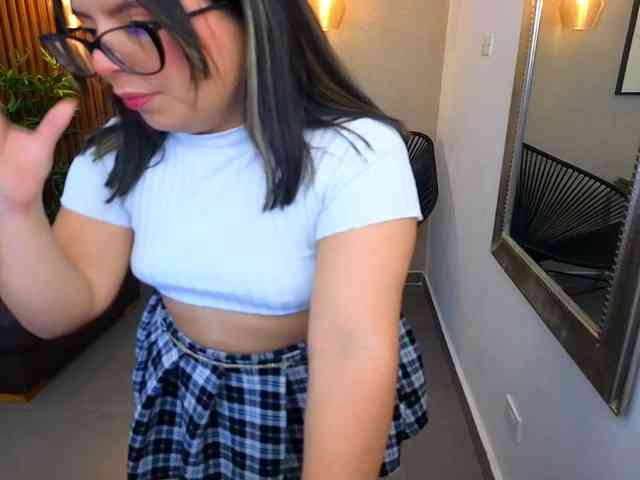 Sharlotte-Milk webcam