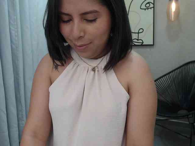 Sharlotte-Milk webcam