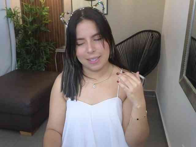 Sharlotte-Milk webcam