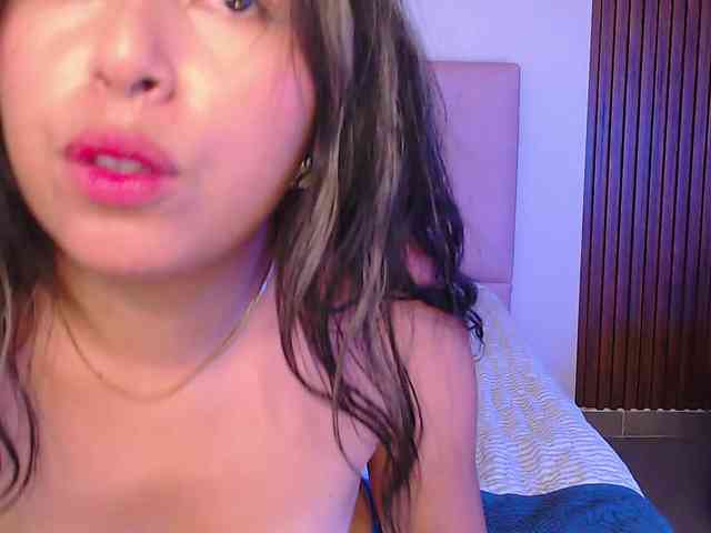 Sharlotte-Milk webcam