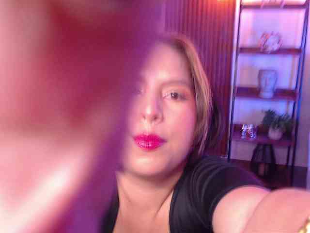 Sharlotte-Milk webcam