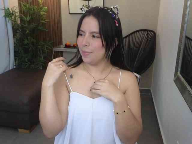 Sharlotte-Milk webcam