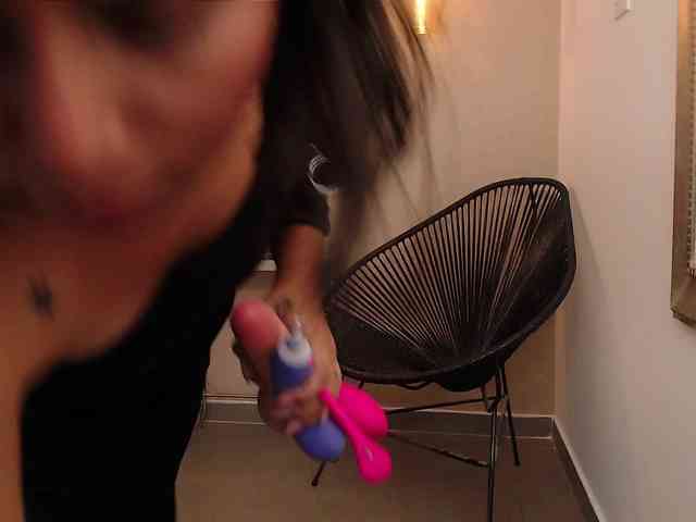 Sharlotte-Milk webcam