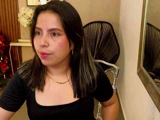 Sharlotte-Milk webcam