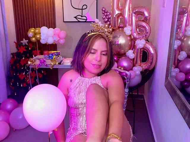 Sharlotte-Milk webcam