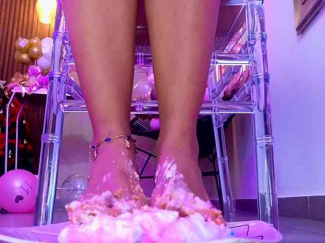 Sharlotte-Milk webcam