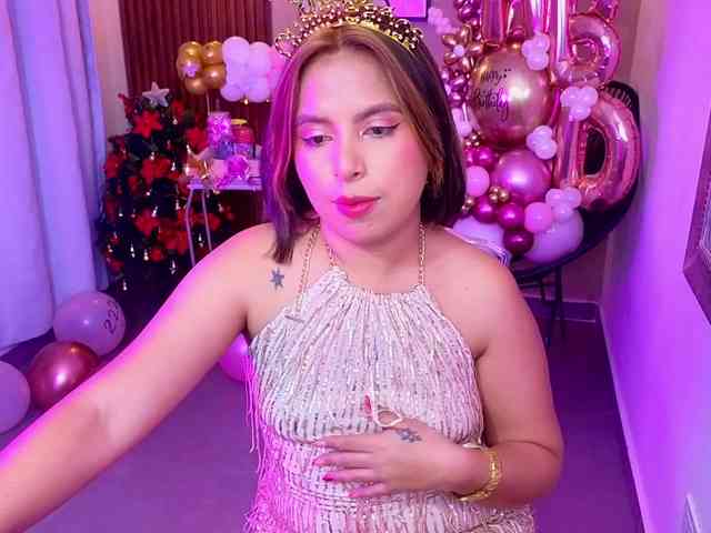 Sharlotte-Milk webcam