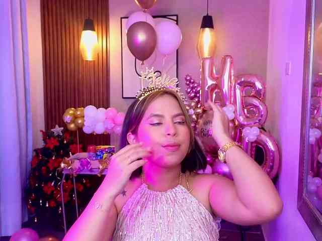 Sharlotte-Milk webcam