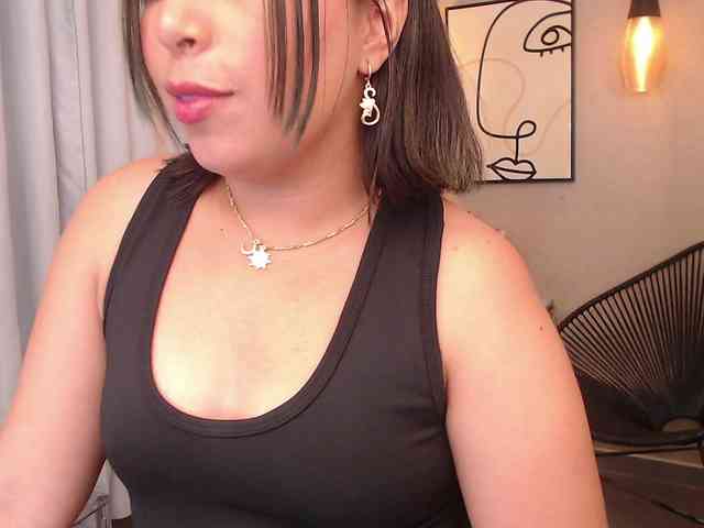 Sharlotte-Milk webcam