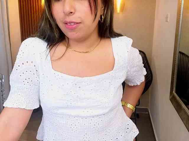 Sharlotte-Milk webcam