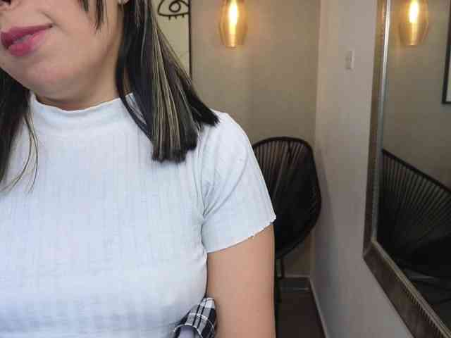 Sharlotte-Milk webcam