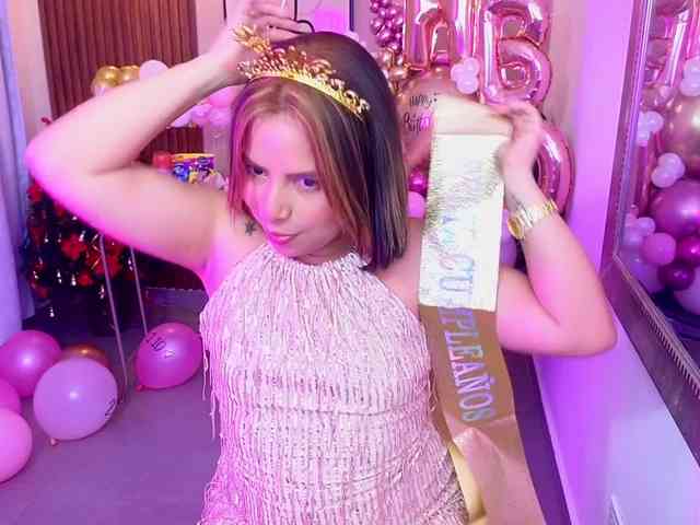 Sharlotte-Milk webcam