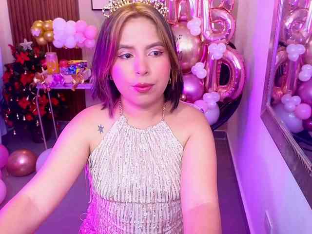 Sharlotte-Milk webcam