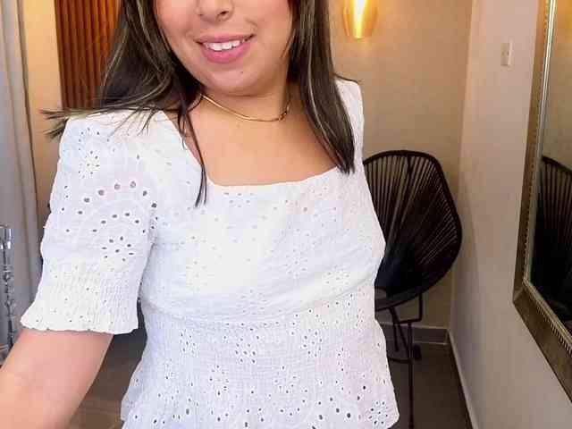 Sharlotte-Milk webcam