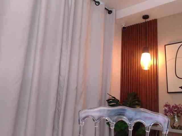 Sharlotte-Milk webcam