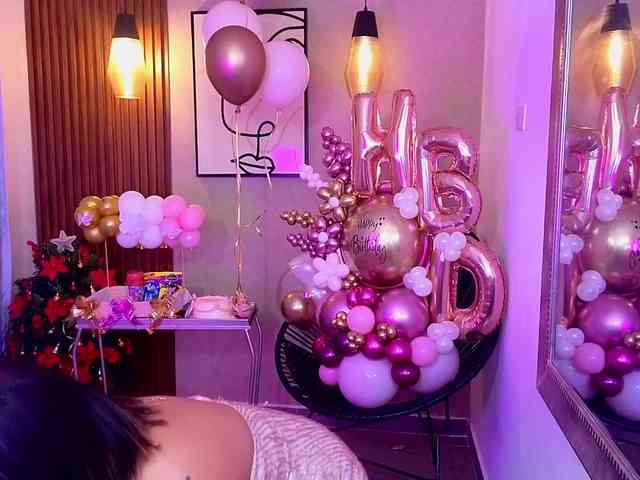 Sharlotte-Milk webcam