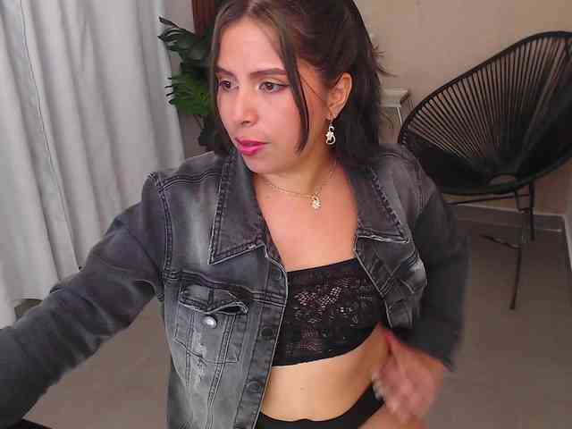 Sharlotte-Milk webcam