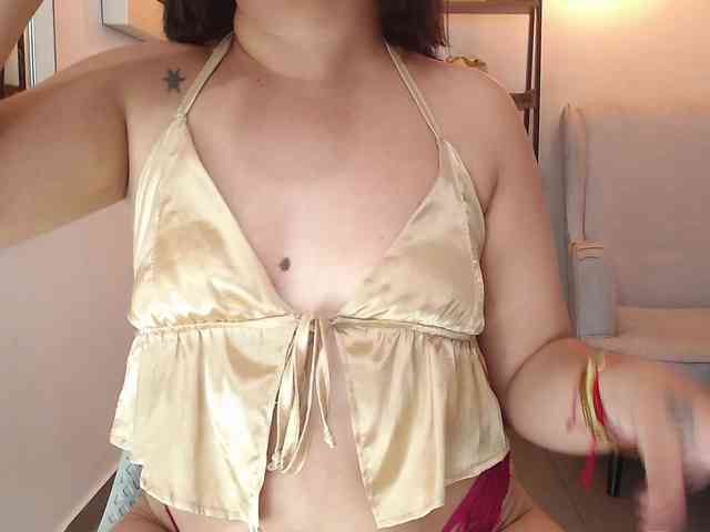 Sharlotte-Milk webcam