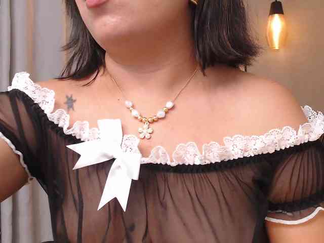 Sharlotte-Milk webcam