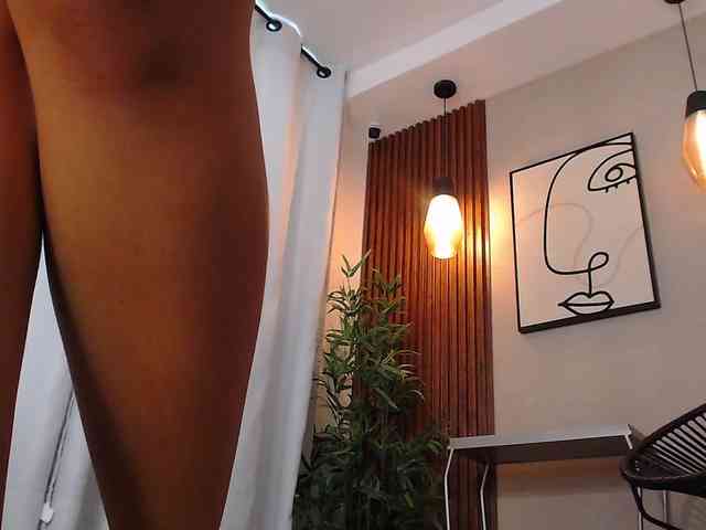 Sharlotte-Milk webcam