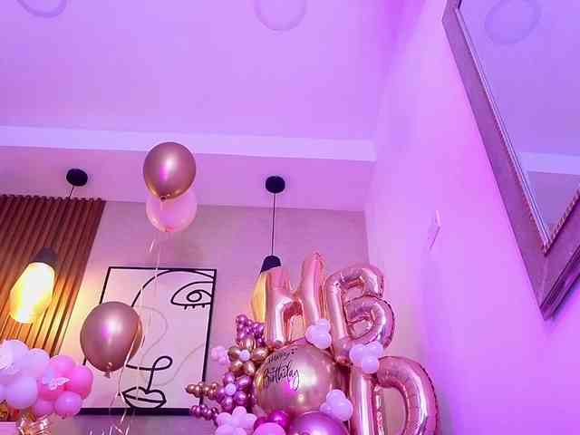 Sharlotte-Milk webcam