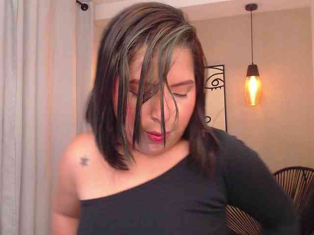 Sharlotte-Milk webcam