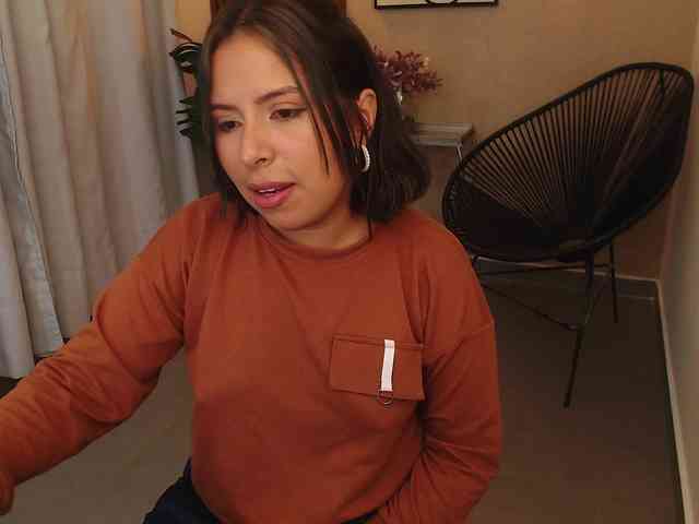 Sharlotte-Milk webcam