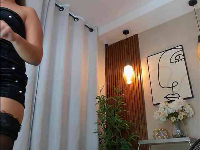 Sharlotte-Milk webcam