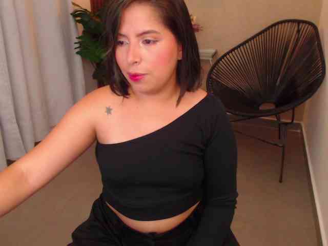 Sharlotte-Milk webcam