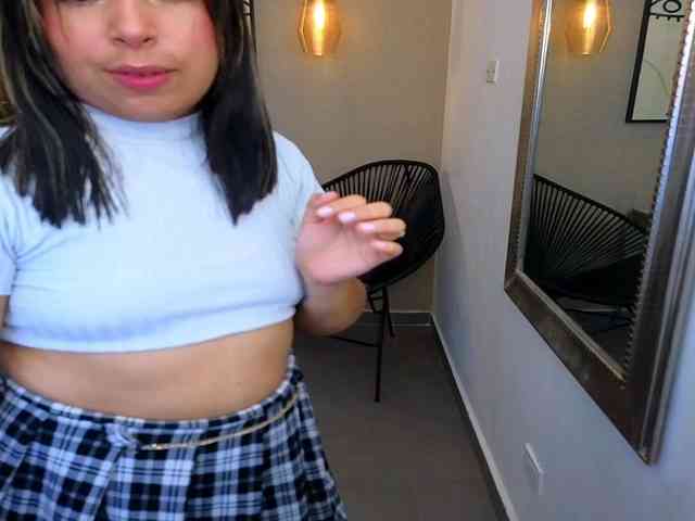 Sharlotte-Milk webcam