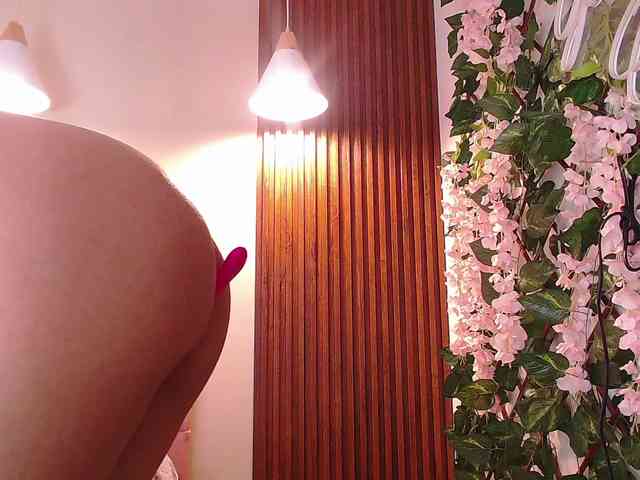 Sharlotte-Milk webcam
