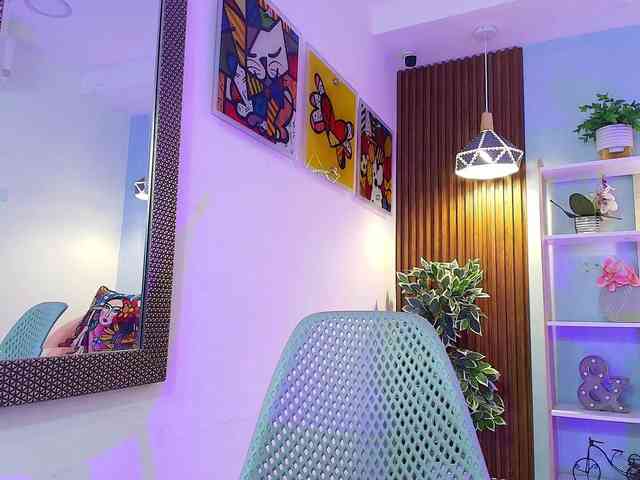 Sharlotte-Milk webcam