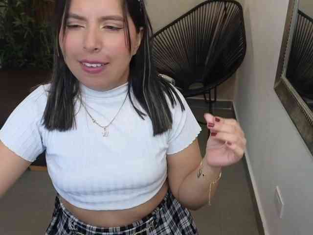 Sharlotte-Milk webcam