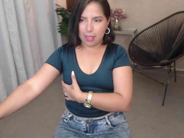 Sharlotte-Milk webcam