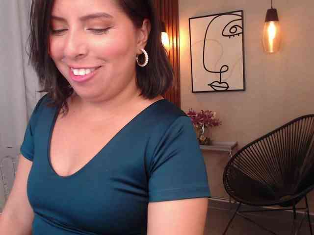 Sharlotte-Milk webcam